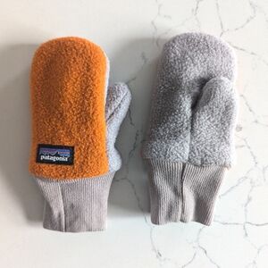Patagonia baby pita pocket mittens 3-6 months